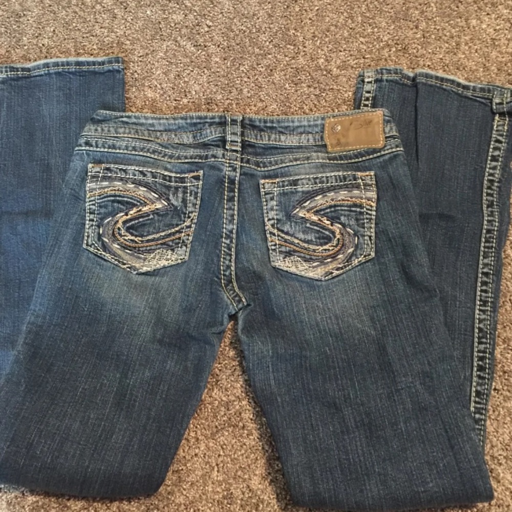 Beautiful Silver jeans size 28x33 women’s